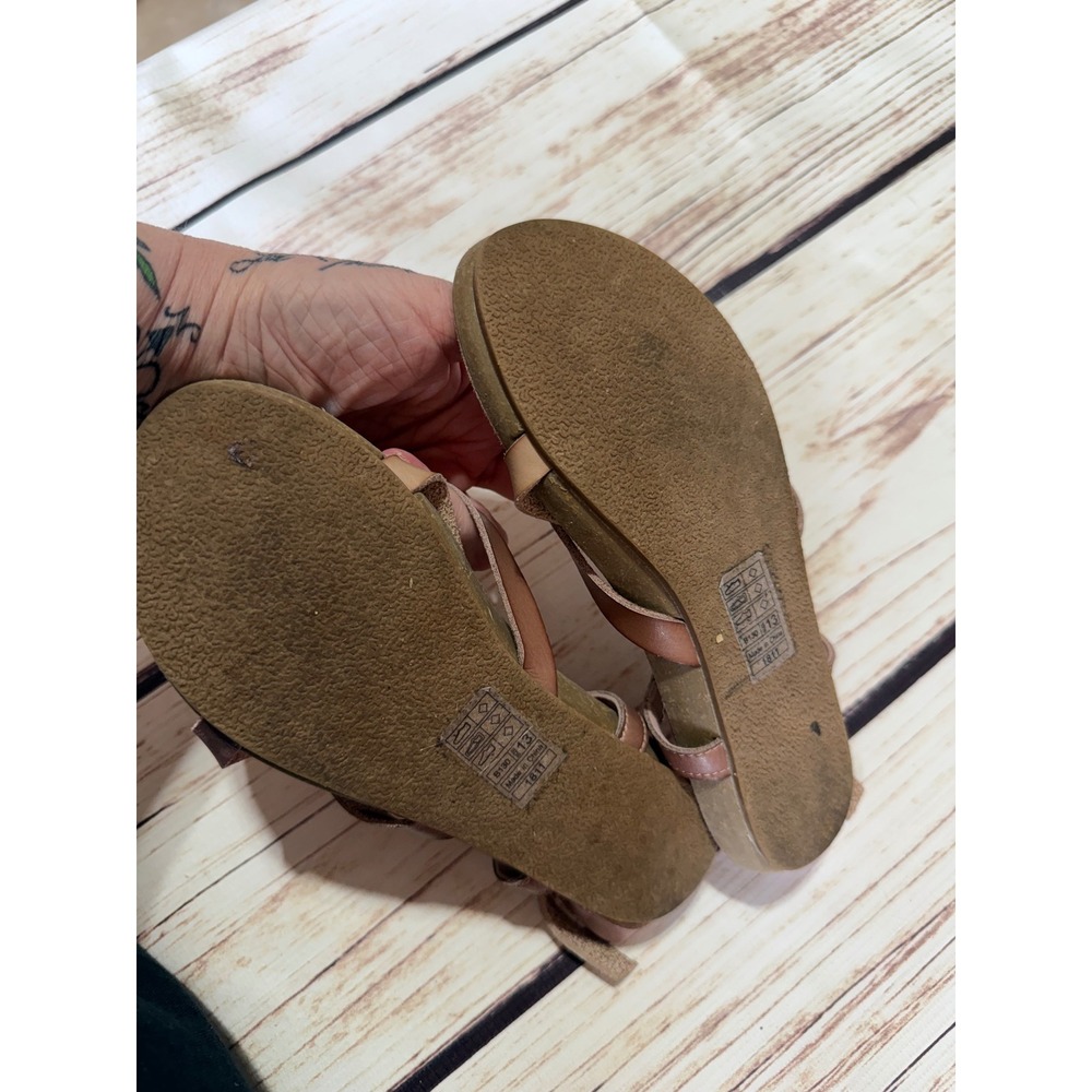 Blowfish Malibu Kids Rose Gold Tan Strappy Braided Sandals Size 13 Girls Shoes - Picture 2 of 2